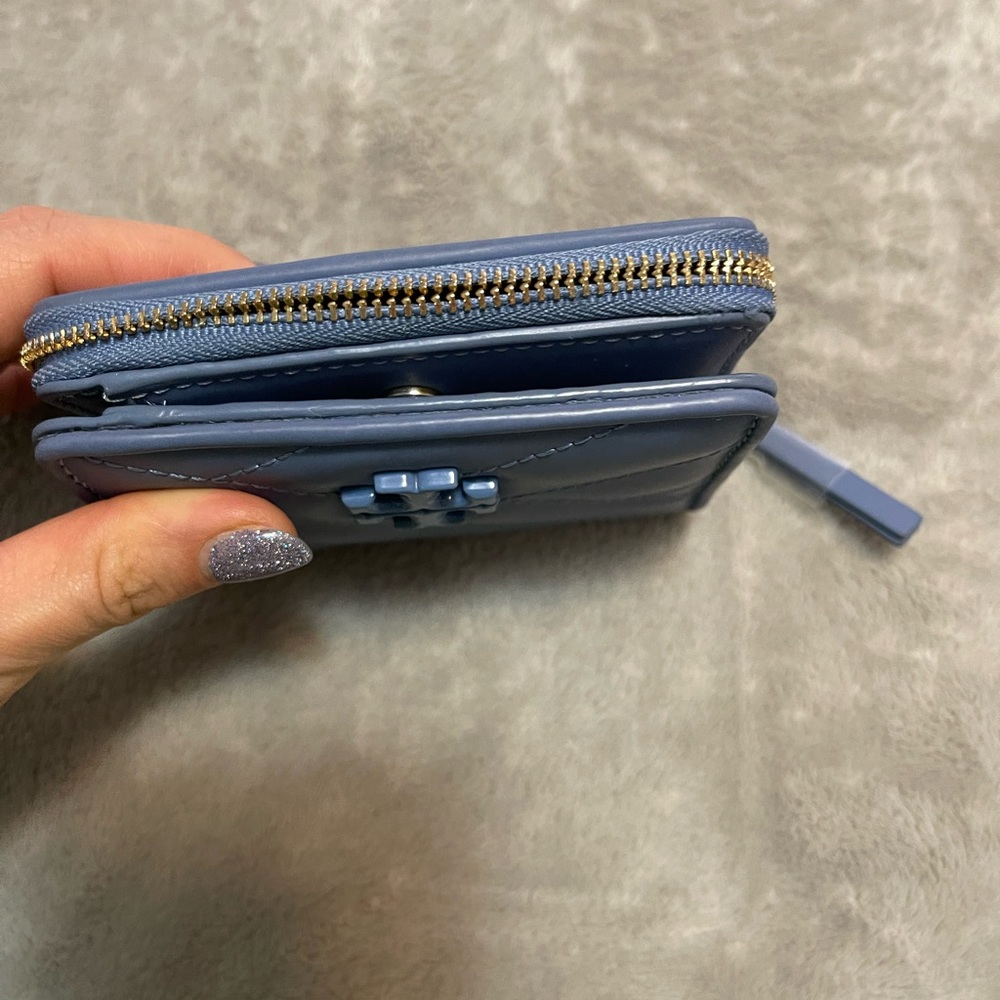 Tory Burch bi fold wallet - Picture 6 of 16